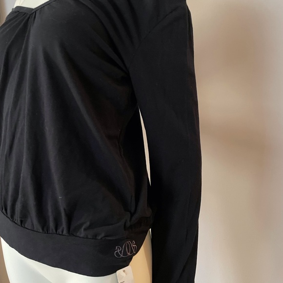 Top - Picture 2 of 12